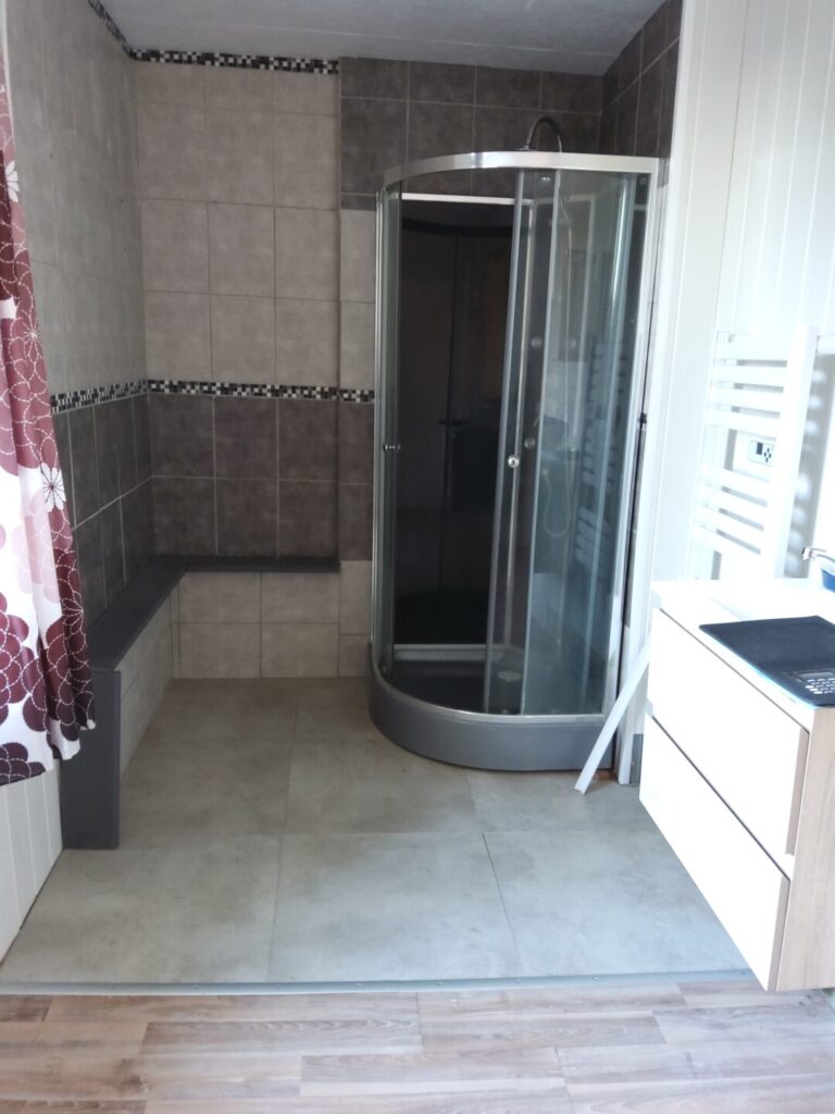 Rénovation salle de bain Bannalec avant après (1)
