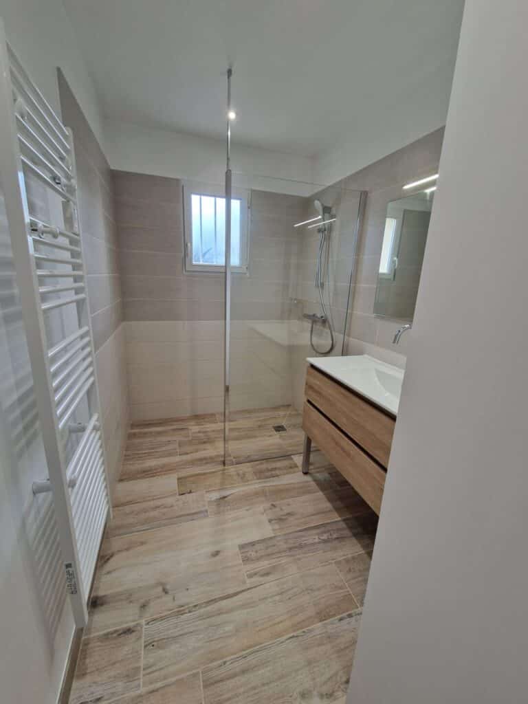 Rénovation salle de bain Bannalec retrait baignoire (4)